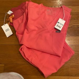 FIGS SCRUB SET